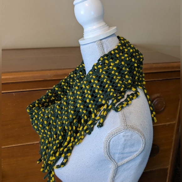 GREEN BAY PACKER Knit SCARF Green & Gold Football Fans Fall Favorite - Picture 3 of 10